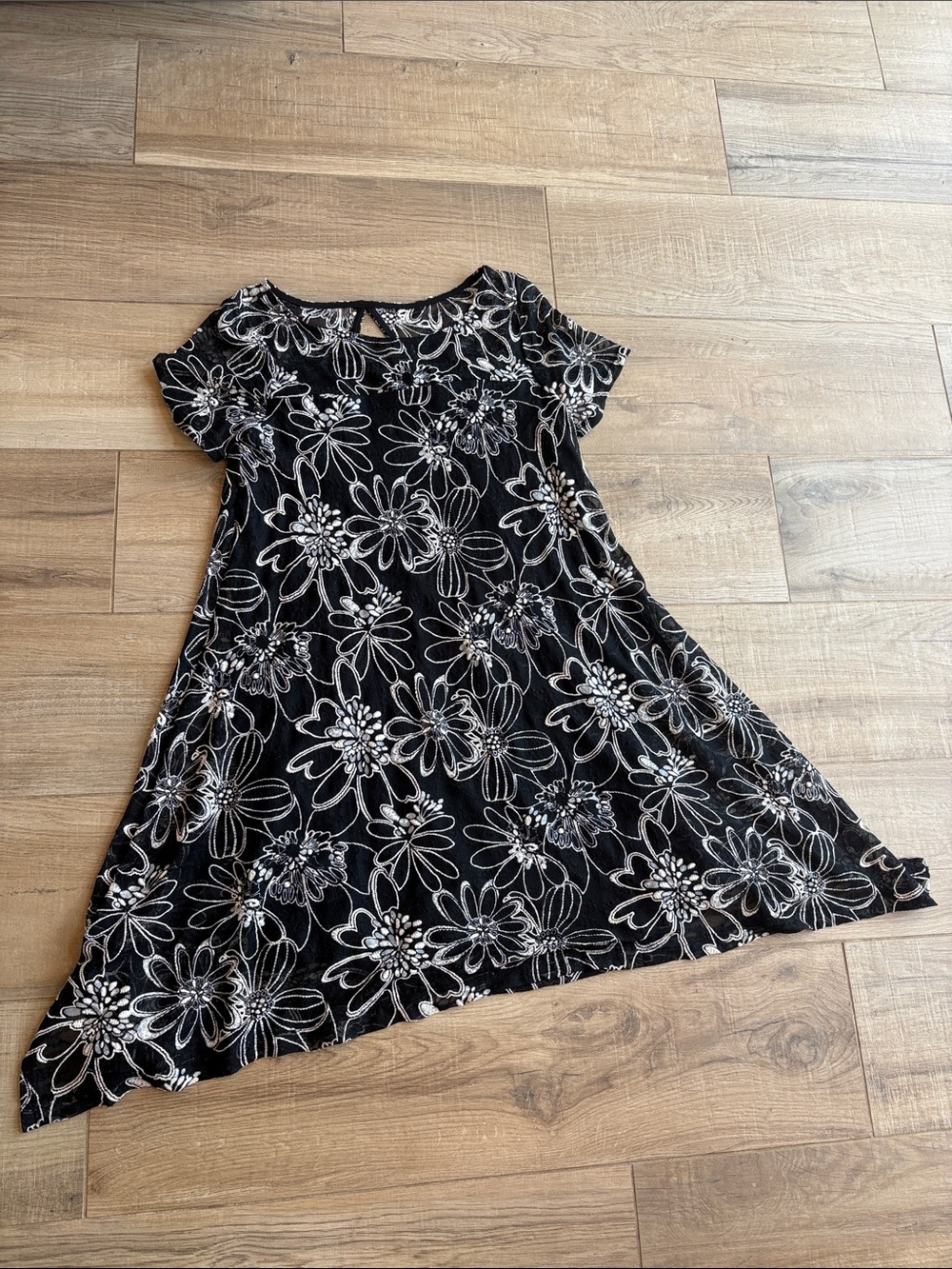 Roz & Ali Black Dress with White Floral Lace Accents